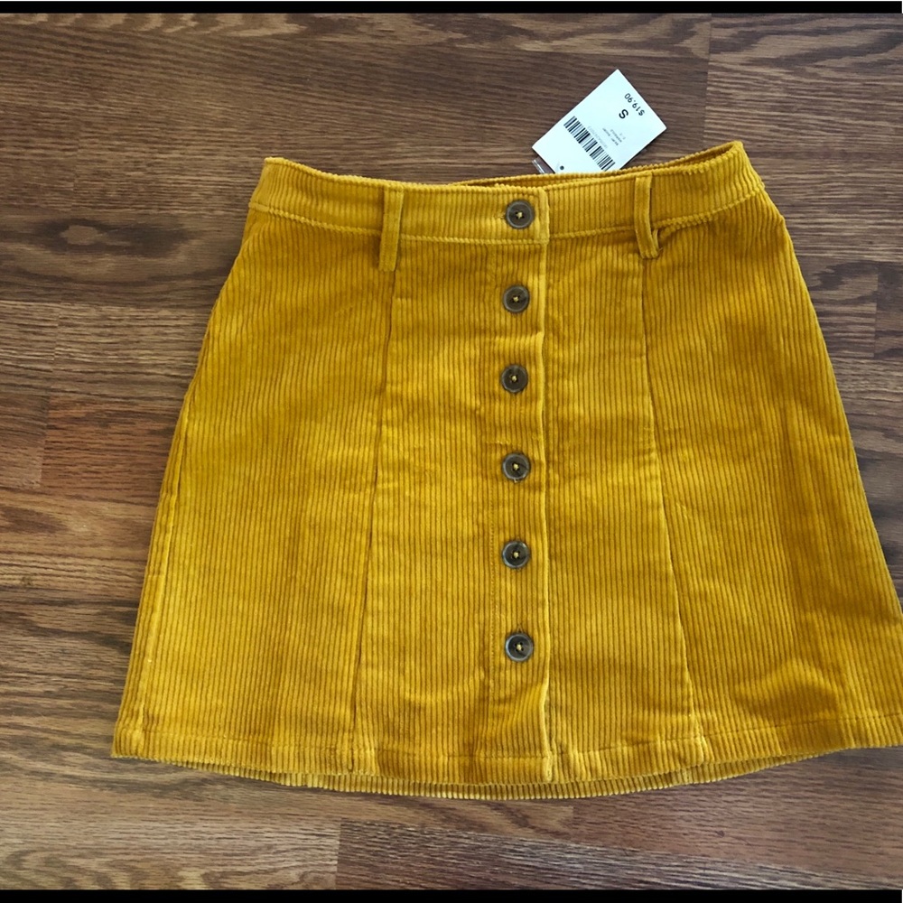 New Forever 21 yellow corduroy  mod mini skirt S